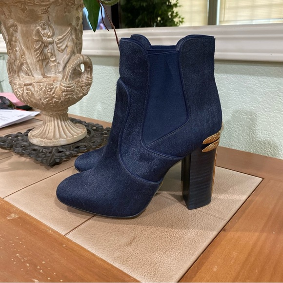 Tory Burch Dragonfly Boots - Picture 4 of 8